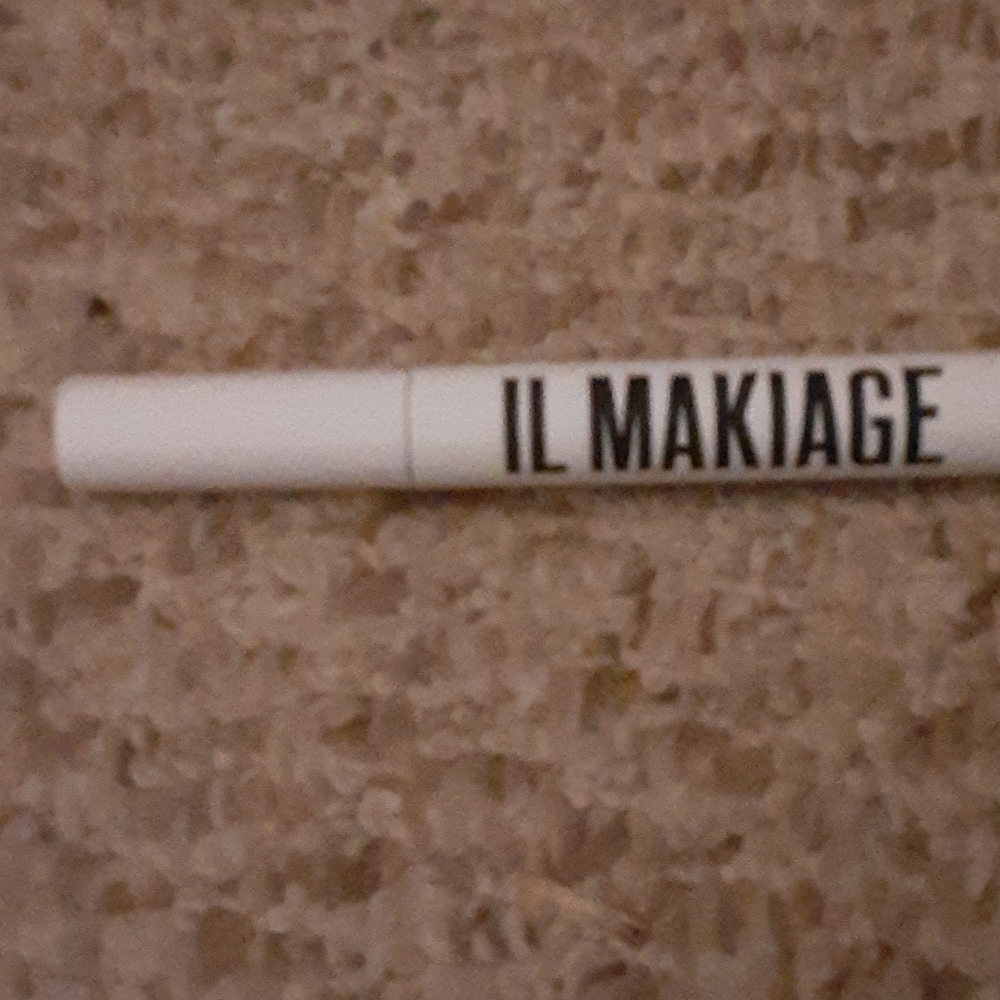 Make up - Picture 3 of 4